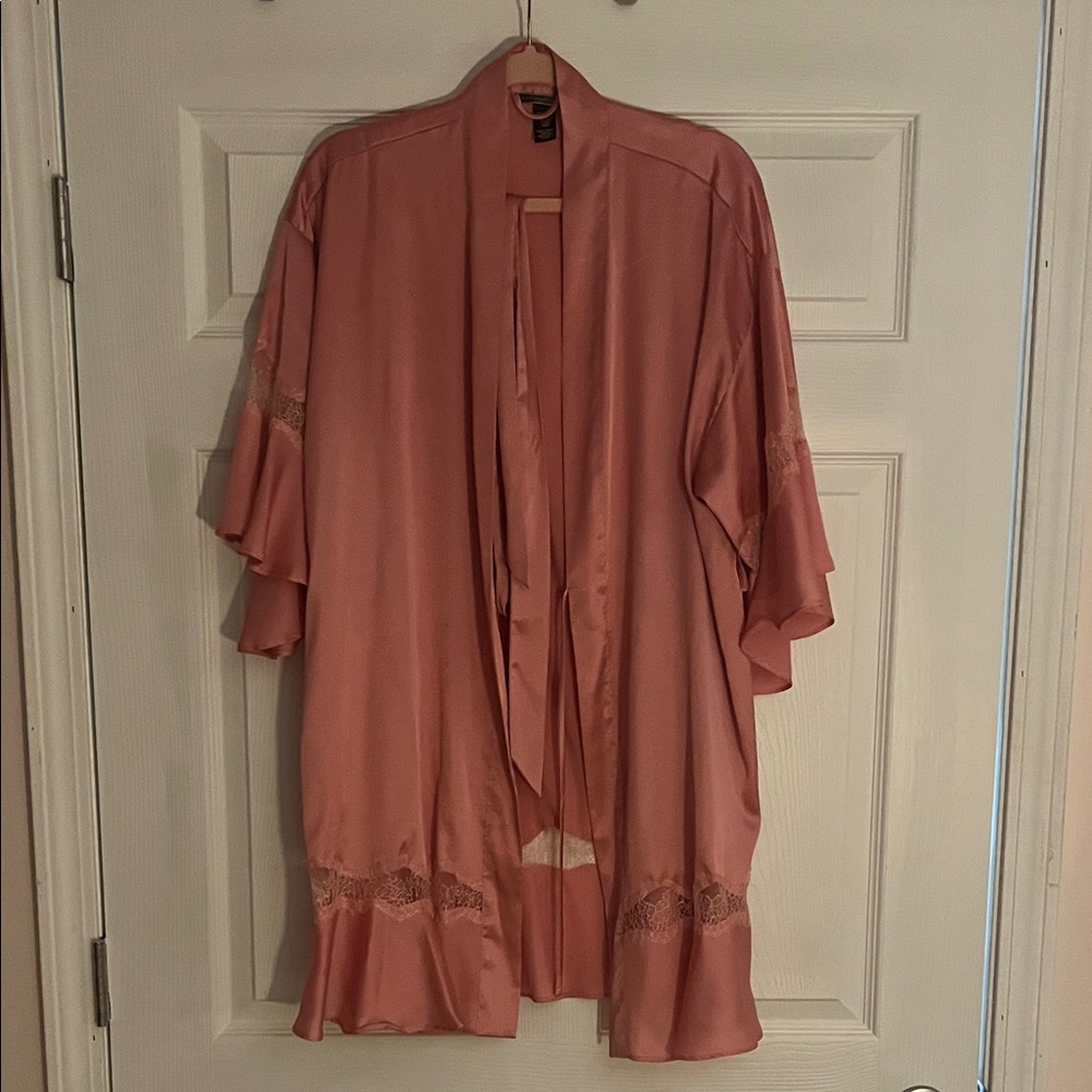 Victoria’s Secret Elegant Pink Lace Trim Kimono Robe